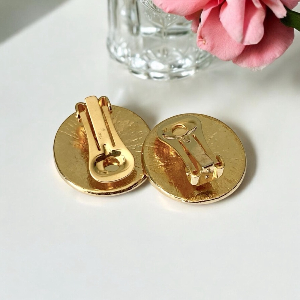 Vintage Deep Coral Red Swirly Enamel Gold tone Clip on Earrings. - Picture 5 of 5